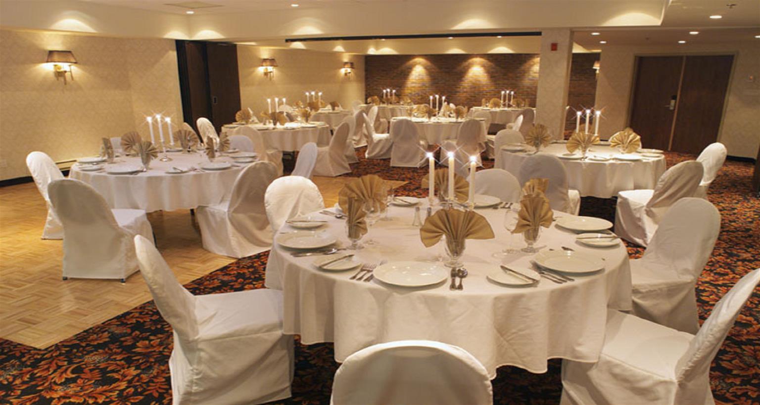 Doubletree By Hilton Montreal Airport Hotel Dorval Restaurant photo